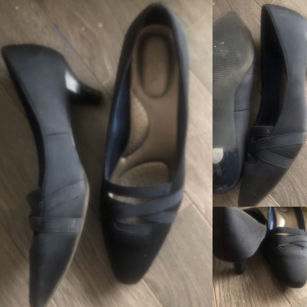 ⭐️SALE⭐️Navy blue kitten heels with strappy accents 7